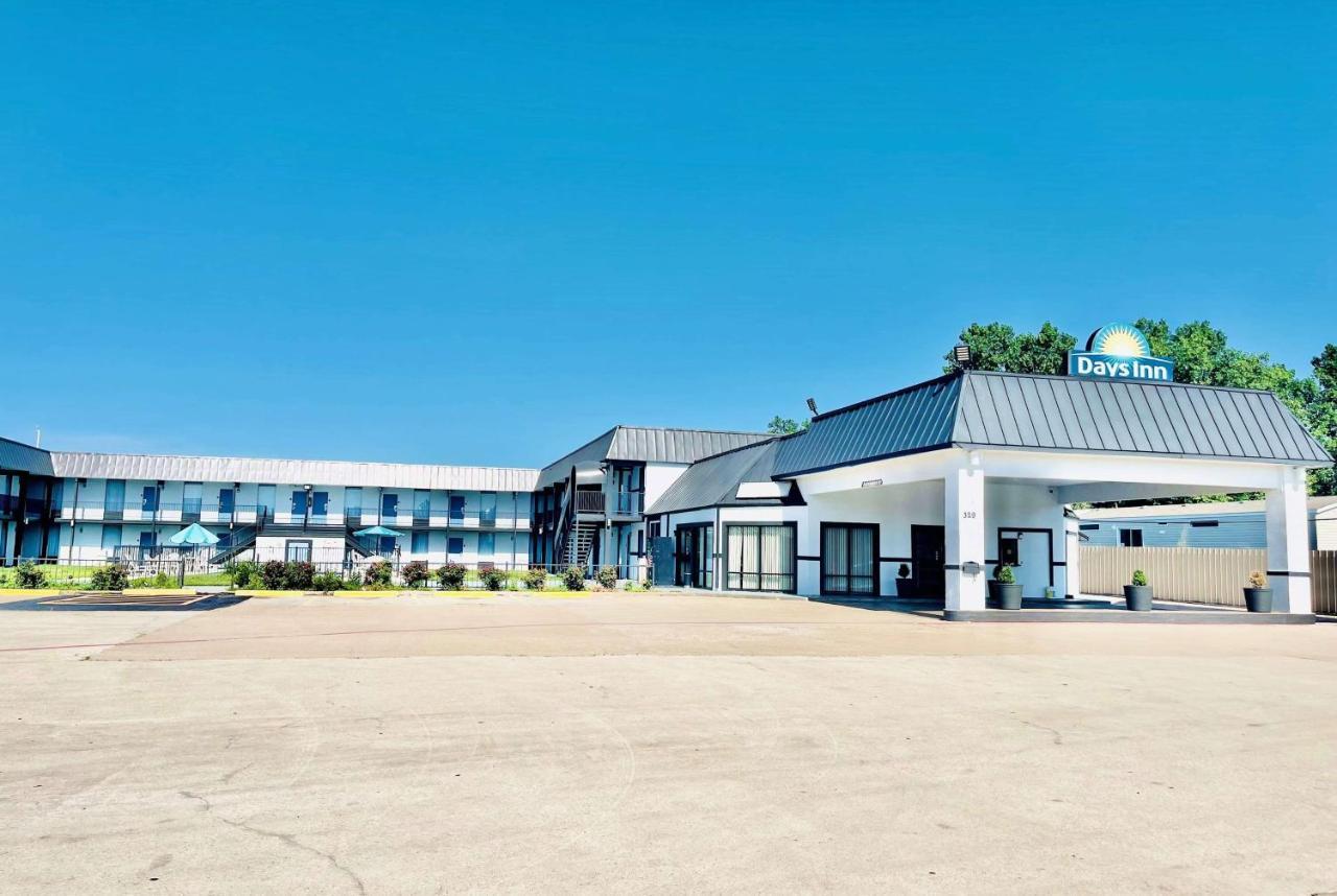 Days Inn By Wyndham Burleson Ft. Worth Екстериор снимка