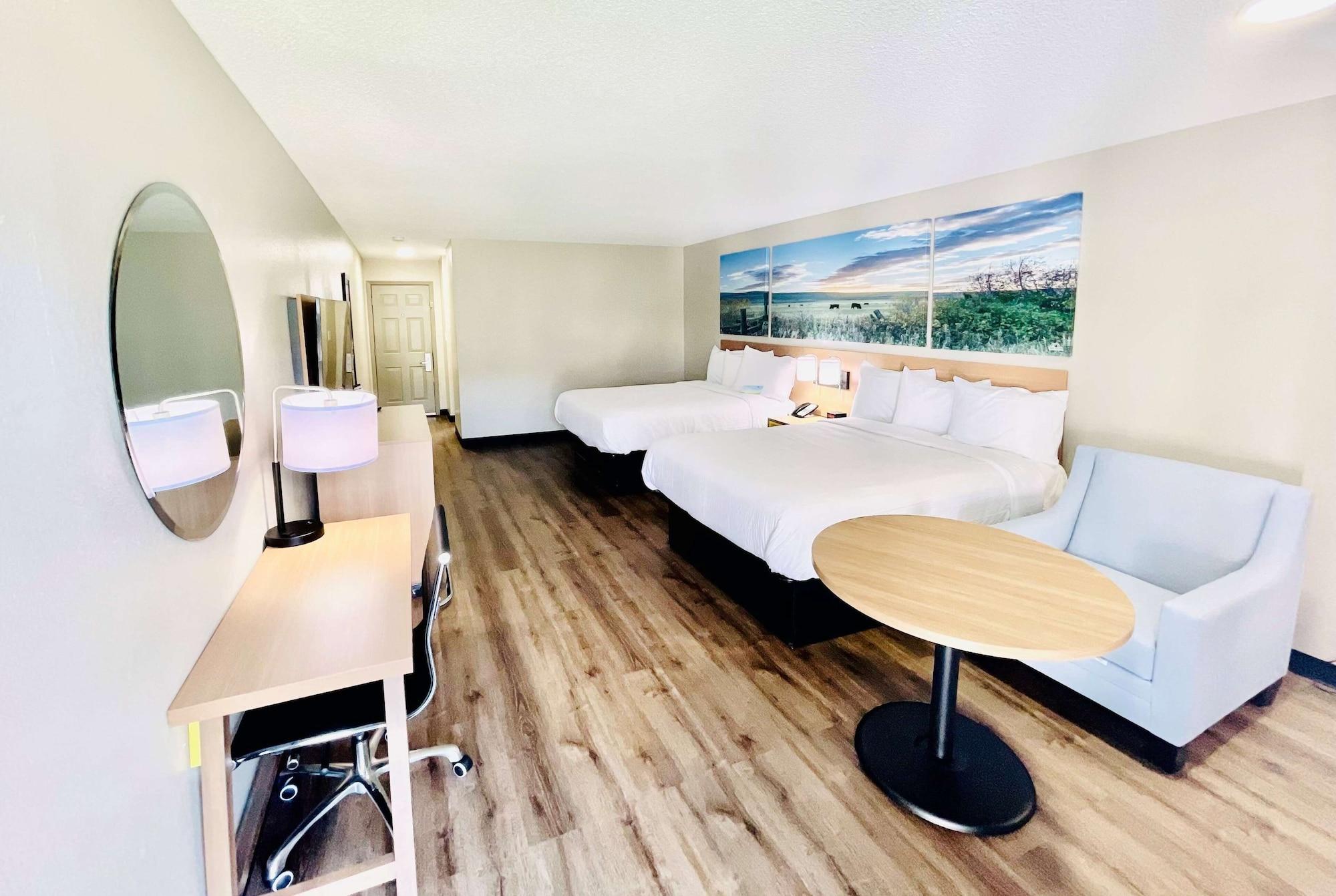 Days Inn By Wyndham Burleson Ft. Worth Екстериор снимка