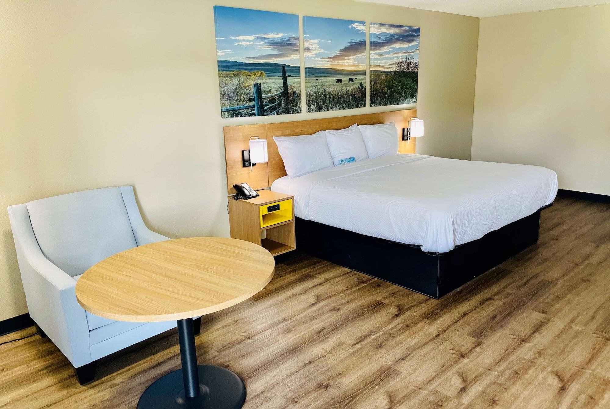 Days Inn By Wyndham Burleson Ft. Worth Екстериор снимка